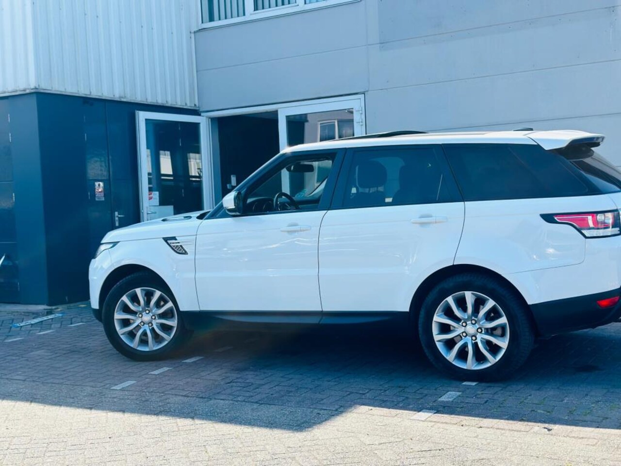 Land Rover Range Rover Sport - 3.0 SDV6 HSE Dynamic 3.0 SDV6 HSE Dynamic - AutoWereld.nl
