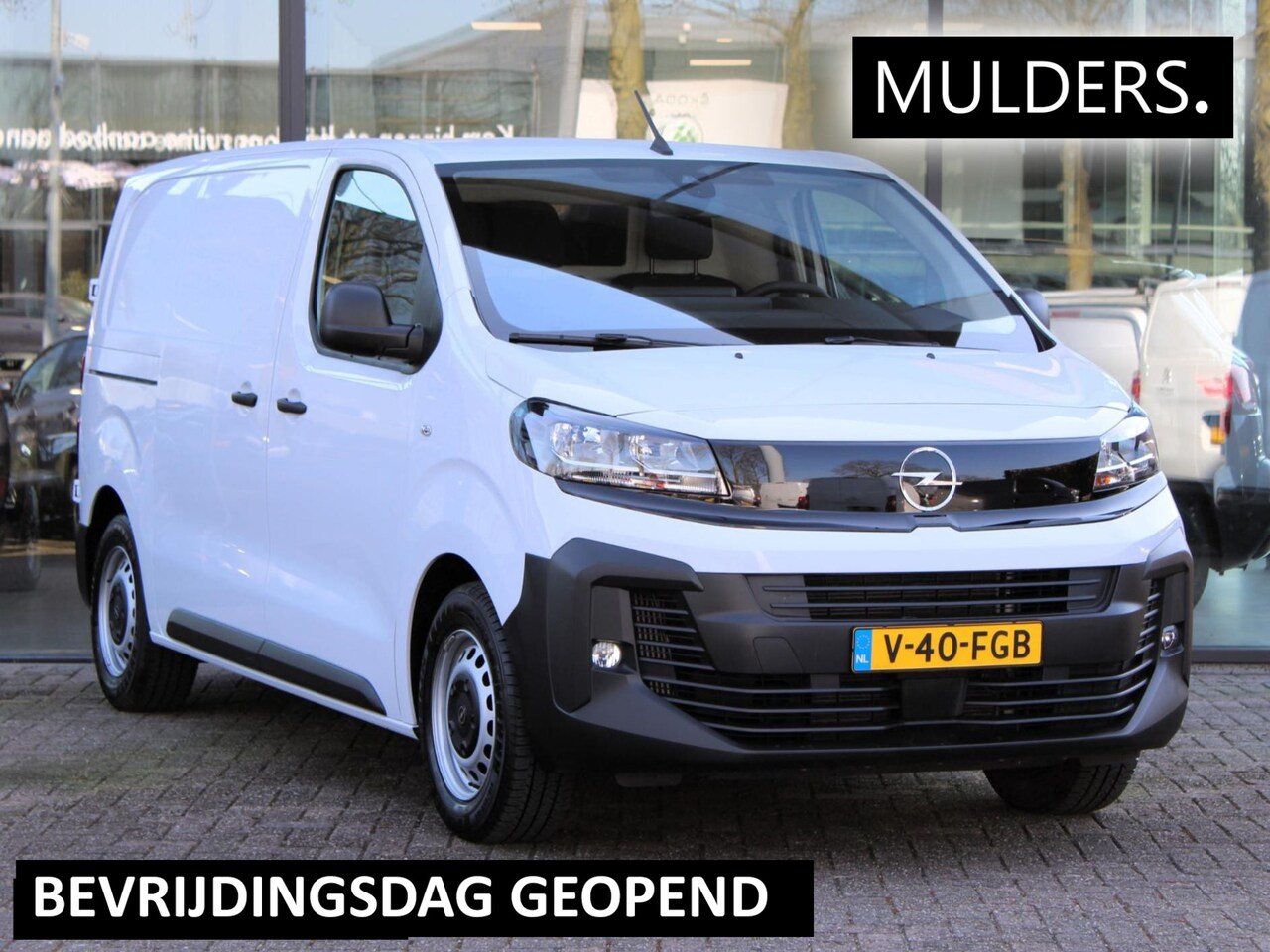 Opel Vivaro - 2.0 Diesel 145 L2 | Navi / Camera / Trekhaak - AutoWereld.nl