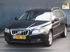 Volvo V70 - 1.6 T4 Nordic Xenon/Leer/Parkeersensor/Navigatie/Apk 04-2026