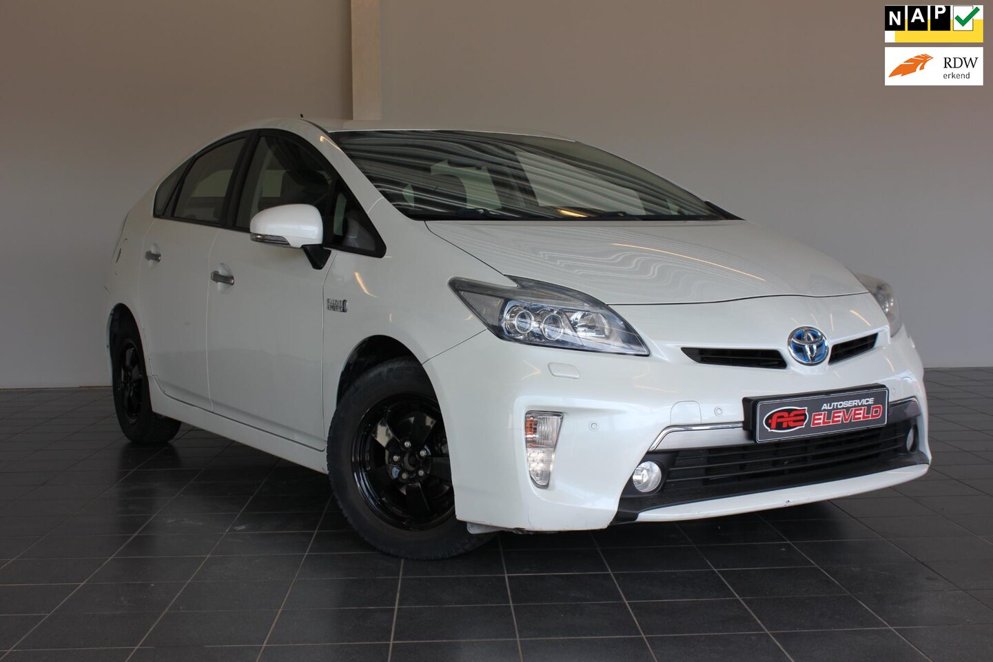 Toyota Prius - 1.8  Plug-in Aspiration 1.8 Plug-in Aspiration - AutoWereld.nl