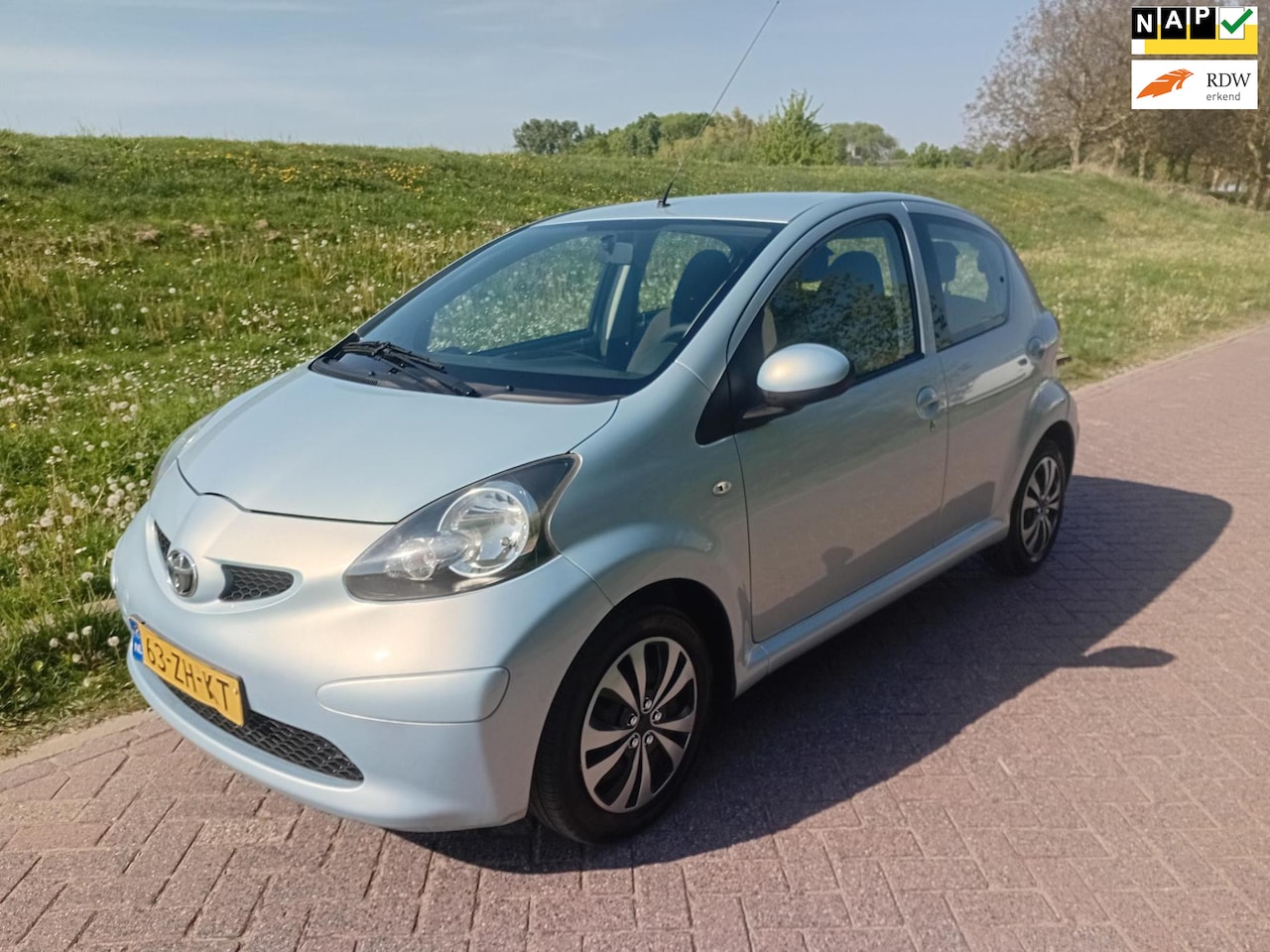 Toyota Aygo - 1.0i 12V +5-drs Airco 134.001 km NAP bij Louwman tot 2024 bijgehouden - AutoWereld.nl