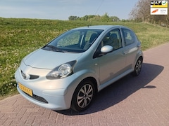 Toyota Aygo - 1.0i 12V +5-drs Airco 134.001 km NAP bij Louwman tot 2024 bijgehouden