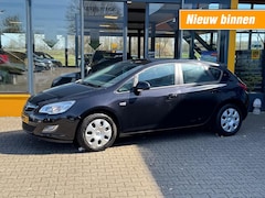 Opel Astra - 1.4 100pk Edition - sensoren - trekhaak