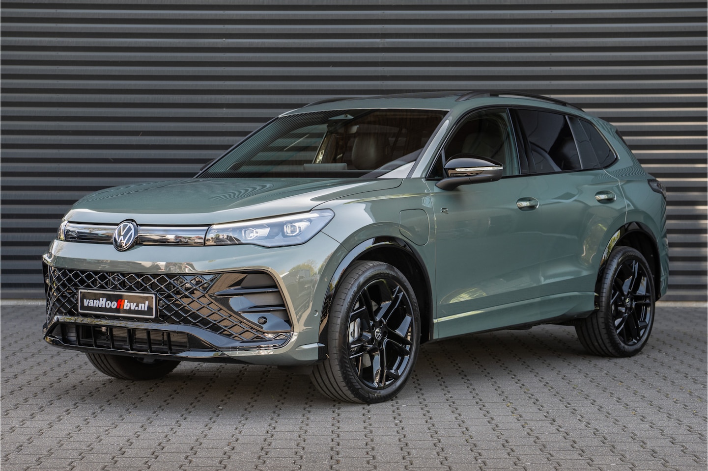 Volkswagen Tiguan - eHybrid 272pk R-Line Edition Trekhaak - H/K - AutoWereld.nl