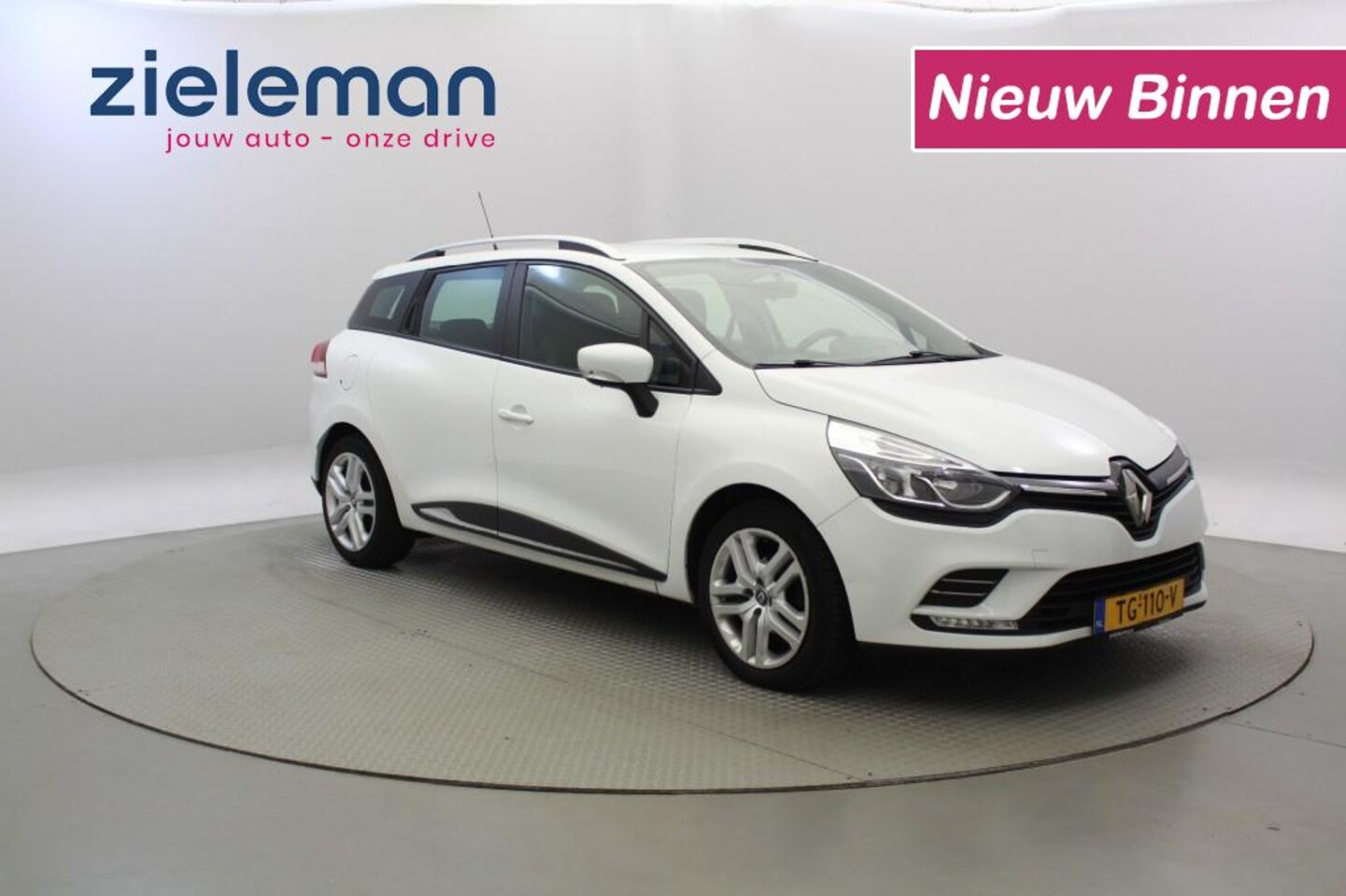 Renault Clio - 1.5 dCi Ecoleader Zen - Navi, Cruise, Trekhaak - AutoWereld.nl