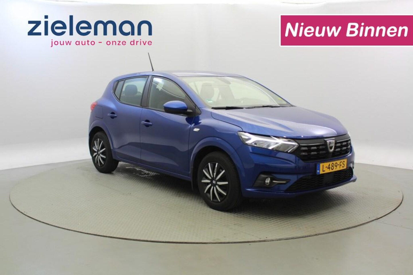 Dacia Sandero - 1.0 TCE 90 Comfort - Carplay, Camera, Cruise, Trekhaak - AutoWereld.nl