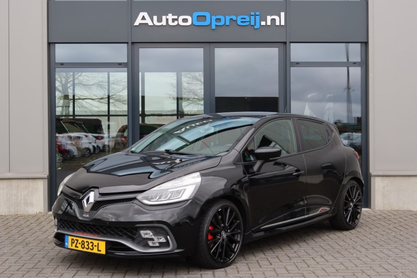 Renault Clio - 1.6 Turbo R.S. Trophy 220pk AUTOMAAT Dealer onderhouden - AutoWereld.nl