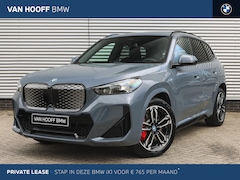 BMW iX1 - eDrive20 High Executive M Sport / Panoramadak / Sportstoelen / Adaptieve LED / M Adaptief