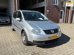 Volkswagen Touran - 1.6-16V FSI Turijn | AIRCO |NAP| Trekhaak | Elektrische ramen | LM Velgen