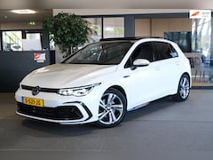 Volkswagen Golf - 1.5 eTSI R-Line DSG Pano Camera IQ Navi