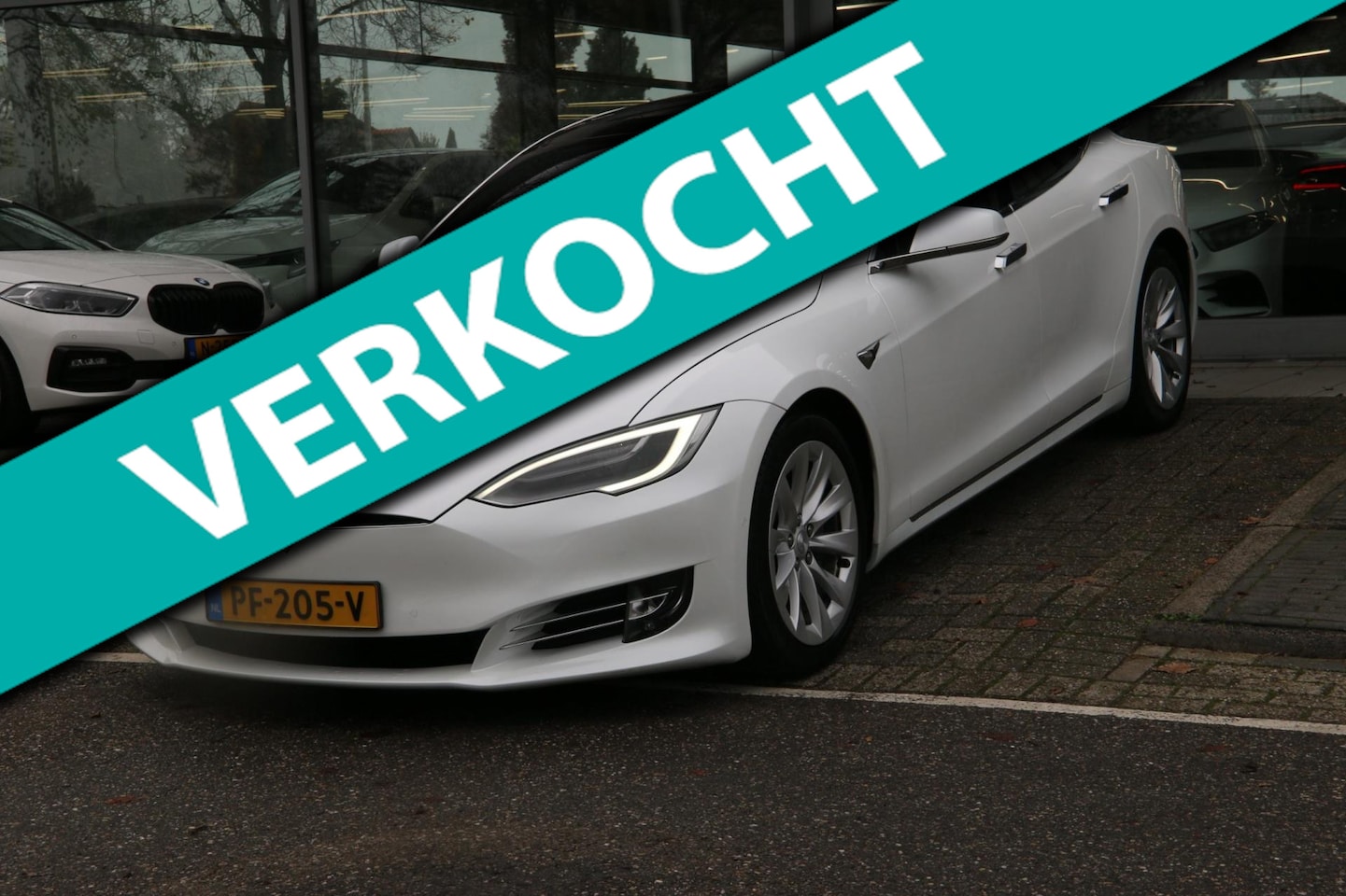 Tesla Model S - 90D Base PANO-DAK AUTOPILOT LUCHTVERING! - AutoWereld.nl
