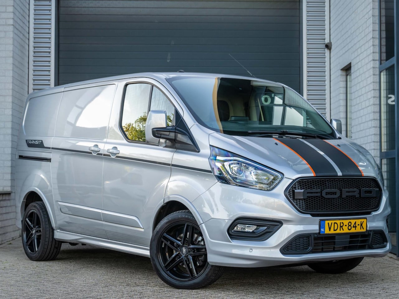 Ford Transit Custom - 320 2.0 TDCI L1H1 Sport 185 pk BTW ||Trekhaak |Apple carplay |Stoelverwarming |Xenon | - AutoWereld.nl