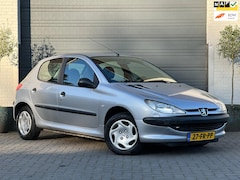 Peugeot 206 - 1.4 XR | Nw. APK | Trekhaak | 5-Deurs |