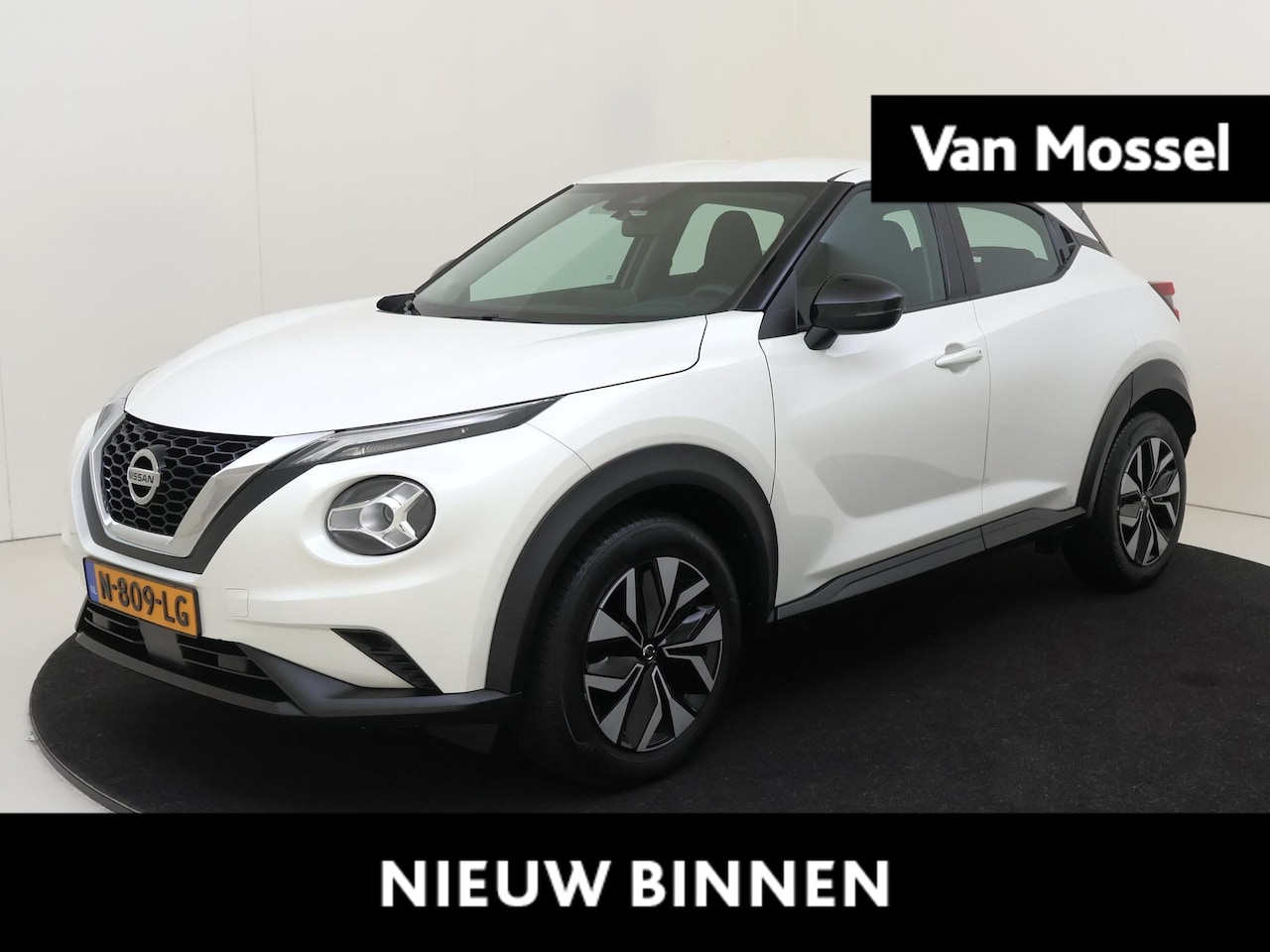 Nissan Juke - 1.0 DIG-T Acenta | Parkeercamera | Stoelverwarming | Apple Carplay & Android Auto - AutoWereld.nl