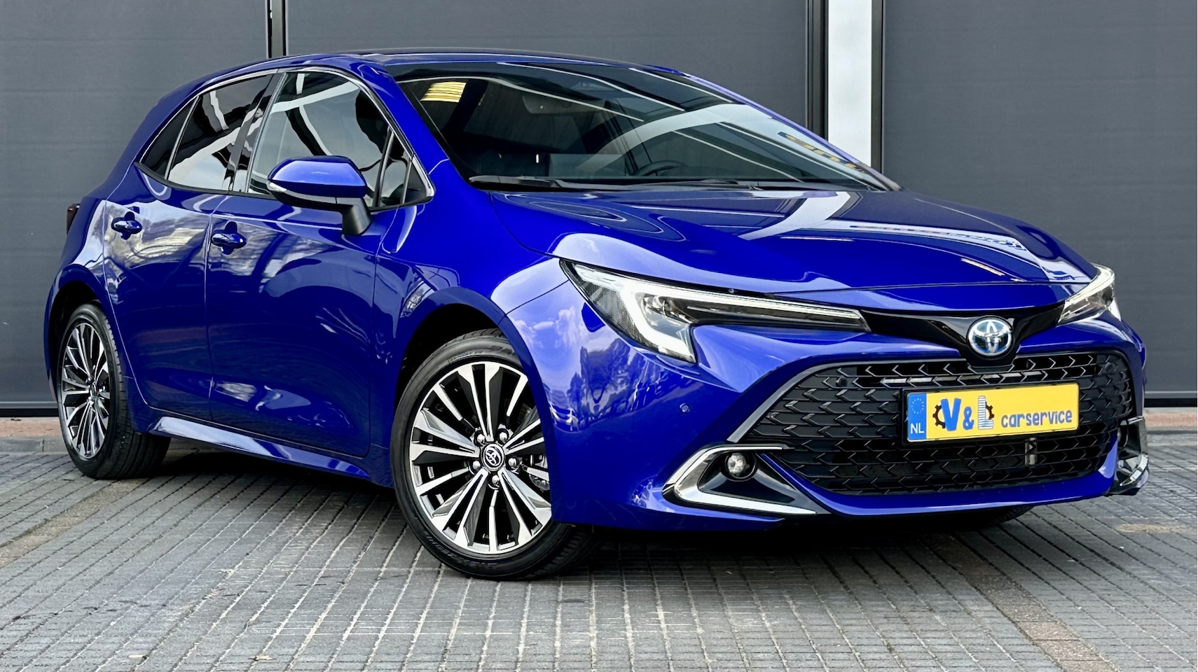 Toyota Corolla - Hybrid 140 Business Plus / Carplay / Adaptieve Cruis / Lane assist / Stoelverwr. / Zwarte - AutoWereld.nl