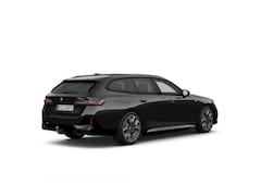 BMW 5-serie Touring - 530e | M Sport Edition | M sportpakket | M Sportpakket Pro | Travel Pack