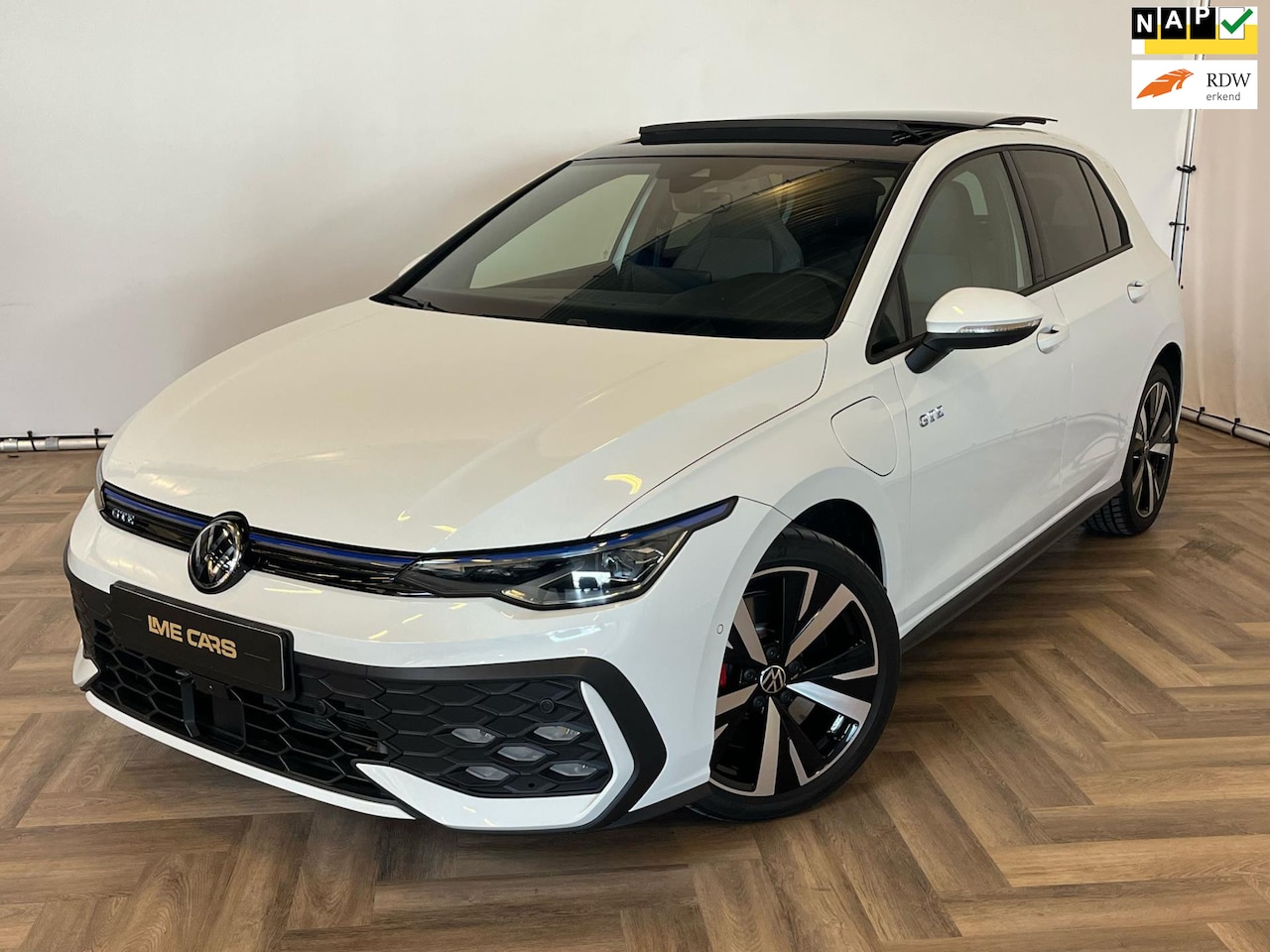 Volkswagen Golf - GTE 1.5 eHybrid, PANO, 272PK, VOL OPTIES ,FABRIEKSGARANTIE,INRUIL MOGELIJK! - AutoWereld.nl