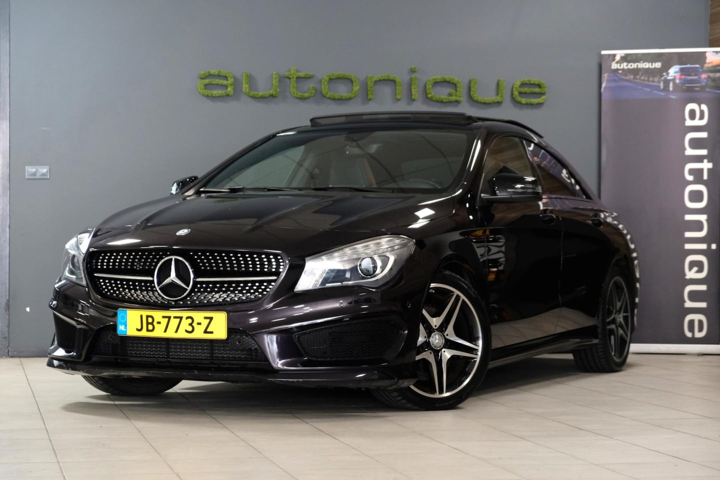 Mercedes-Benz CLA-Klasse - 200 Prestige *AMG LINE* Panoramadak/Camera/Navi 99dkm!! 156pk! Diamond Grille - AutoWereld.nl