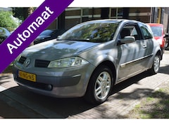 Renault Mégane - 2.0-16V Privilège Luxe Automaat