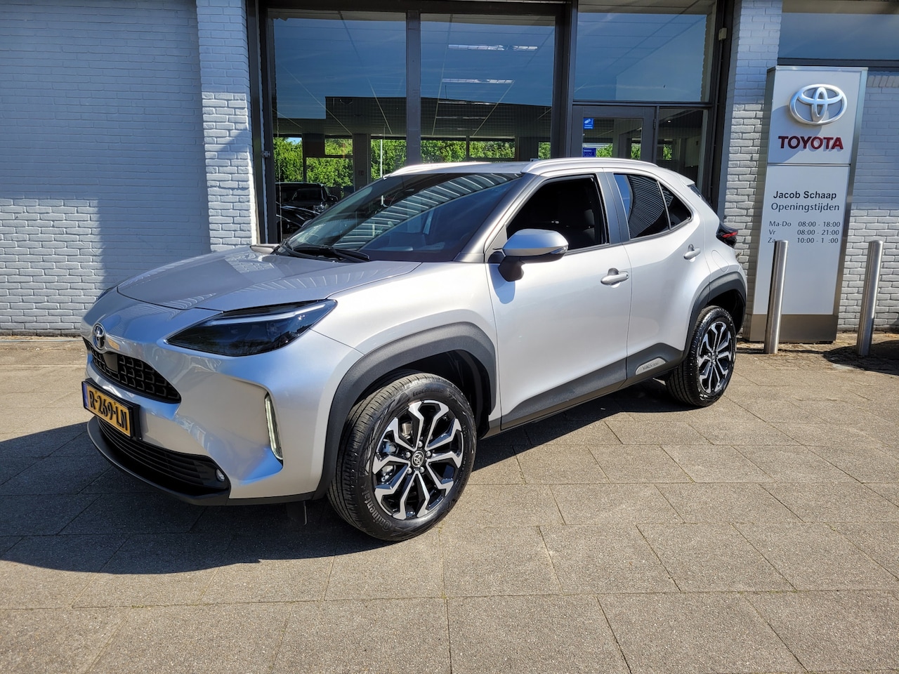 Toyota Yaris Cross - 1.5 Hybrid Dynamic 116 pk | Keyless entry | Apple Carplay/Android Auto | Achteruitrijcamer - AutoWereld.nl