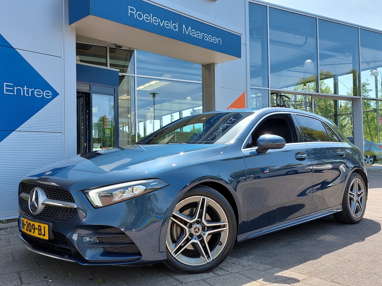 Mercedes-Benz A-klasse - 180 136pk Automaat Business Solution AMG | Origineel NL | Navi | Apple Carplay+Android Aut - AutoWereld.nl