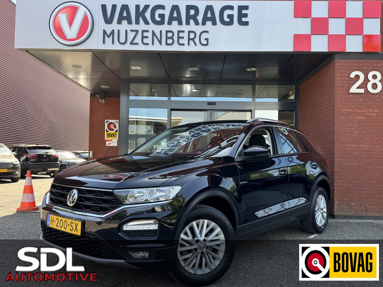 Volkswagen T-Roc - 1.0 TSI Style // ADAPT. CRUISE // CLIMA // NAVI+CARPLAY // PDC // - AutoWereld.nl