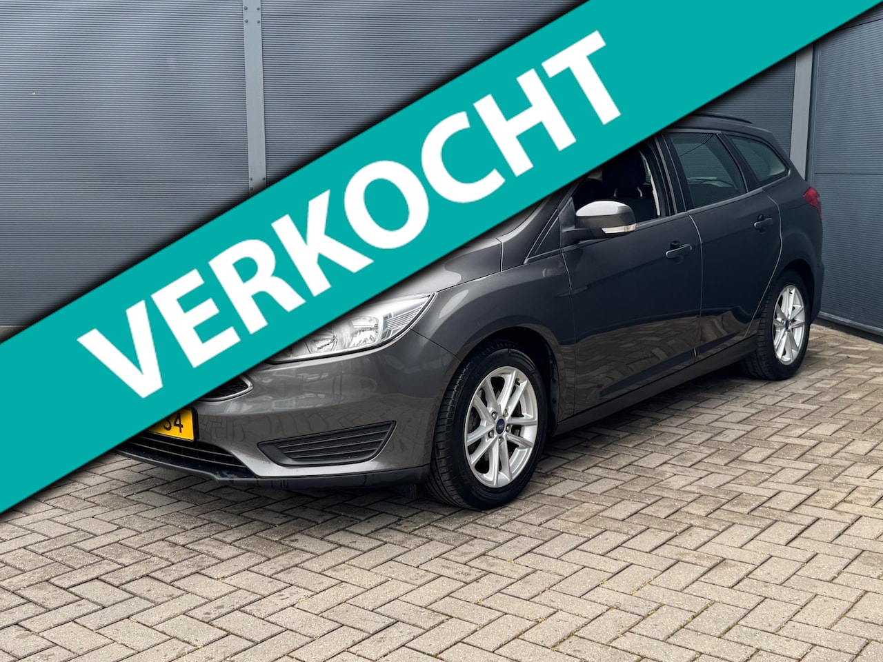 Ford Focus Wagon - 1.0 Edition / Navi / Nap / Trekhaak - AutoWereld.nl