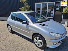 Peugeot 206 - 1.4 Quiksilver*AIRCO*nieuwe apk