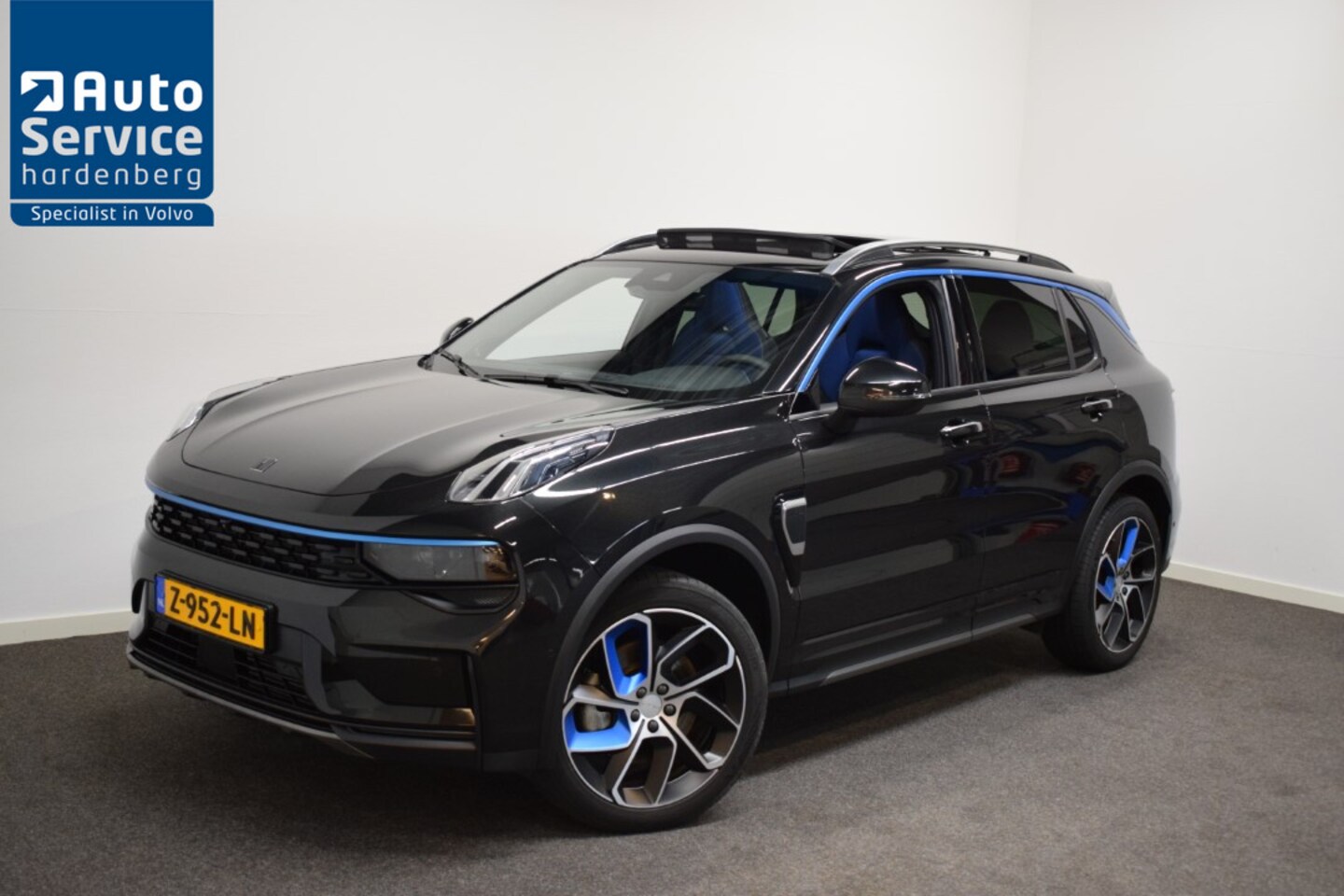 Lynk & Co 01 - NED Auto 1.5 261pk AUT7 PHEV 72km Elec. Pano/ Adapt./ 3.60 Camera/ Dig. Dashboard/ Stoelve - AutoWereld.nl