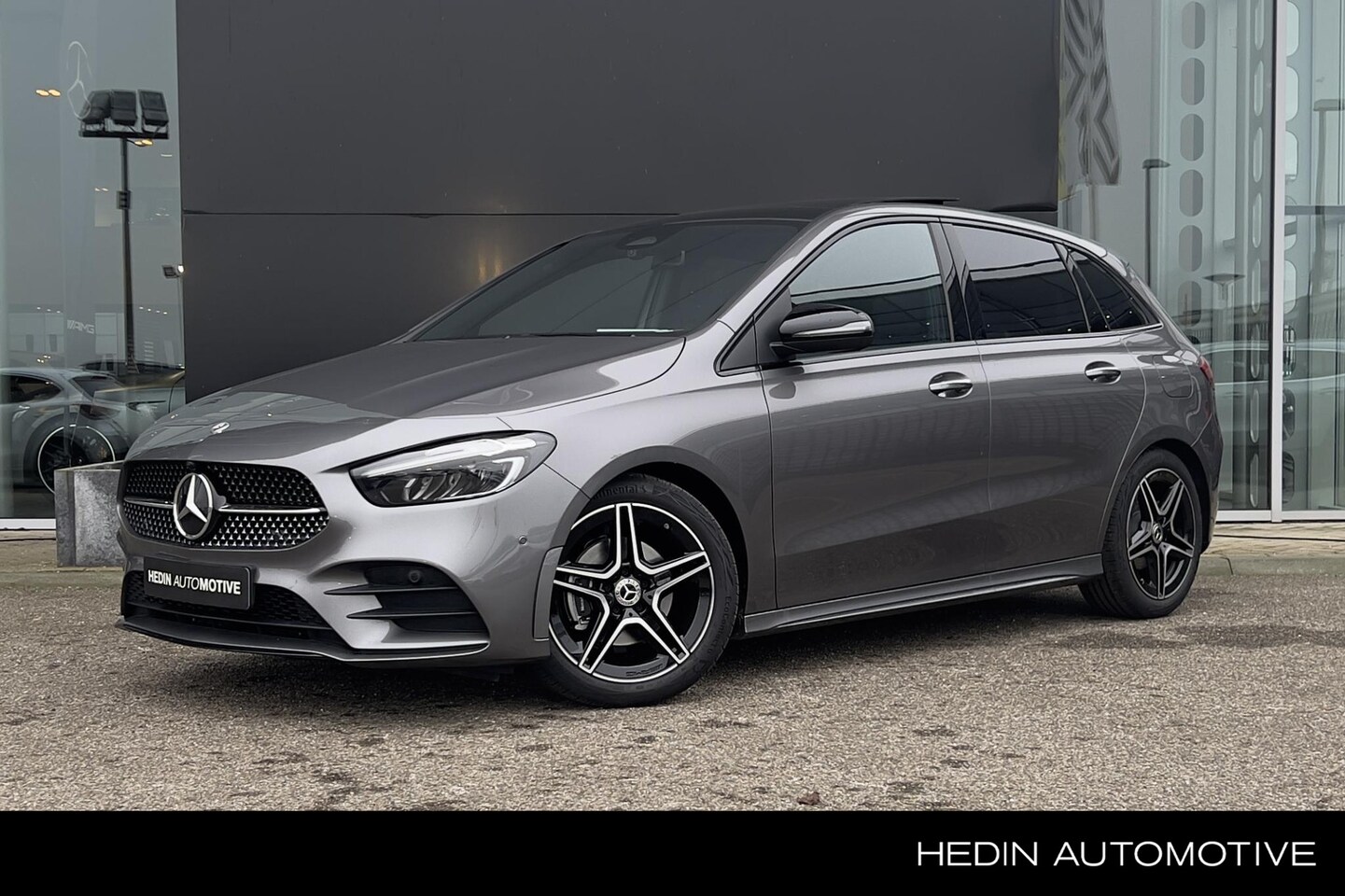 Mercedes-Benz B-klasse - B 180 Automaat Star Edition Limited AMG Line | Nightpakket | Panoramadak | Dodehoekassiste - AutoWereld.nl