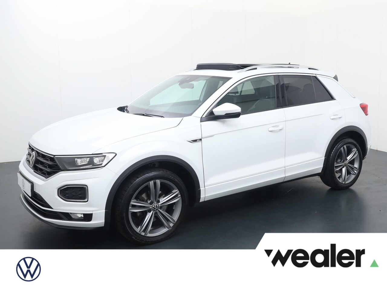 Volkswagen T-Roc - 1.5 TSI Sport Business R | 150 PK | Automaat | Panoramadak | Achteruitrijcamera | R Line | - AutoWereld.nl