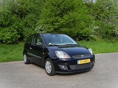 Ford Fiesta - 1.6-16V Futura . FULL AUTOMAAT . Airco . nette auto