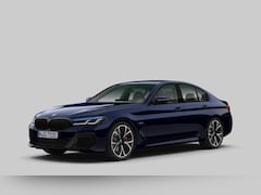 BMW 5-serie - 545e xDrive 394pk | Laserlight | 20'' Velgen | 360 Camera | Comfort Zetels | Head-Up |
