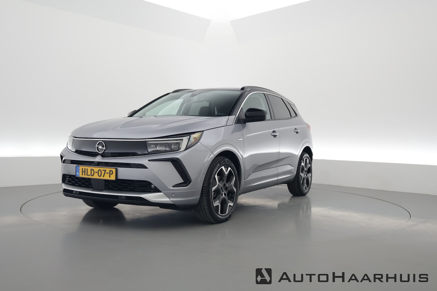 Opel Grandland - 1.2 Turbo Ultimate | CarPlay | Navi | Stoelver. | PDC V+A | DAB - AutoWereld.nl