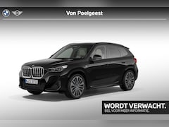 BMW iX1 - xDrive30 M-Sport Stuurwielrand verwarming / Stoelverwarming / Comfort Acces / Glazen Schui