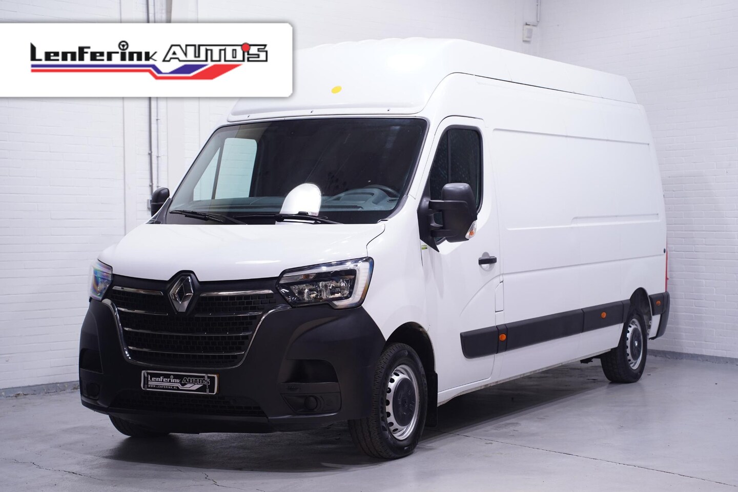 Renault Master - 2.3 dCi 135 pk L3H3 LAADKLEP Airco, Hoog Dak Cruise Control, Laadruimte Pakket, 3-Zits - AutoWereld.nl