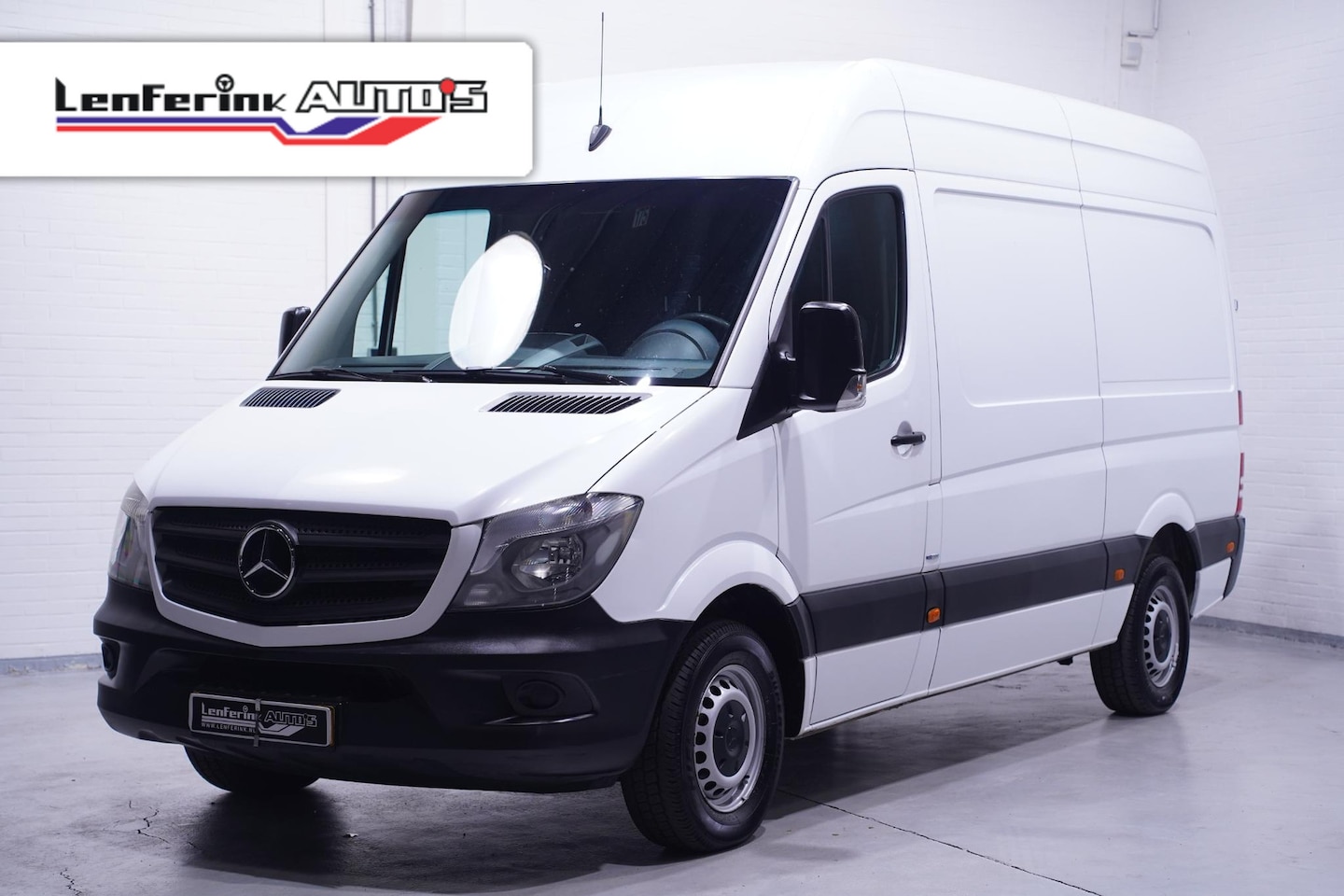 Mercedes-Benz Sprinter - 314 CDI 143 pk Automaat L2H2 Airco, Trekhaak Laadruimte Pakket, Audio, 3-Zits - AutoWereld.nl