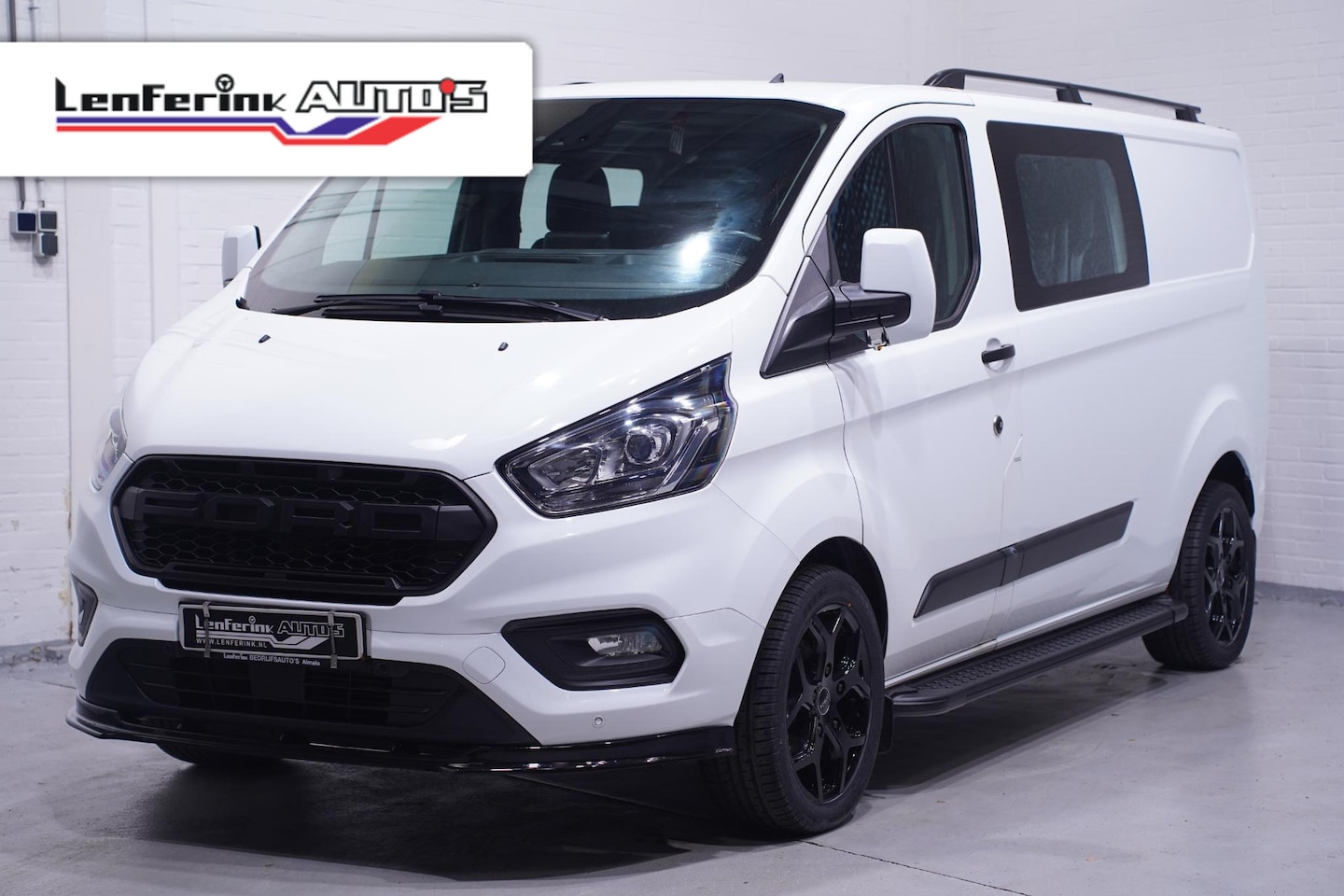 Ford Transit Custom - 2.0 TDCI 130 pk Dubbel Cabine Edition 6-Zits Navi, Camera, 18" LMV, Raptor Grille, Treepla - AutoWereld.nl