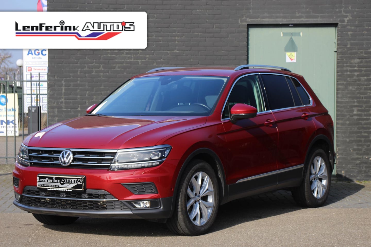Volkswagen Tiguan - 2.0 TDI 150 pk DSG Aut. GRIJS KENTEKEN Navi 360 Camera, LED Koplampen, Parkeerhulp, Bijtel - AutoWereld.nl