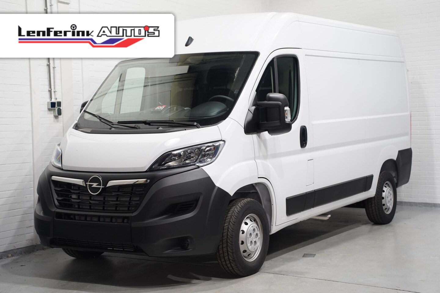 Opel Movano - 2.2D 140 pk L2H2 Navi, Camera, Aut. Airco Apple Carplay, Cruise Control, 270 Graden Deuren - AutoWereld.nl