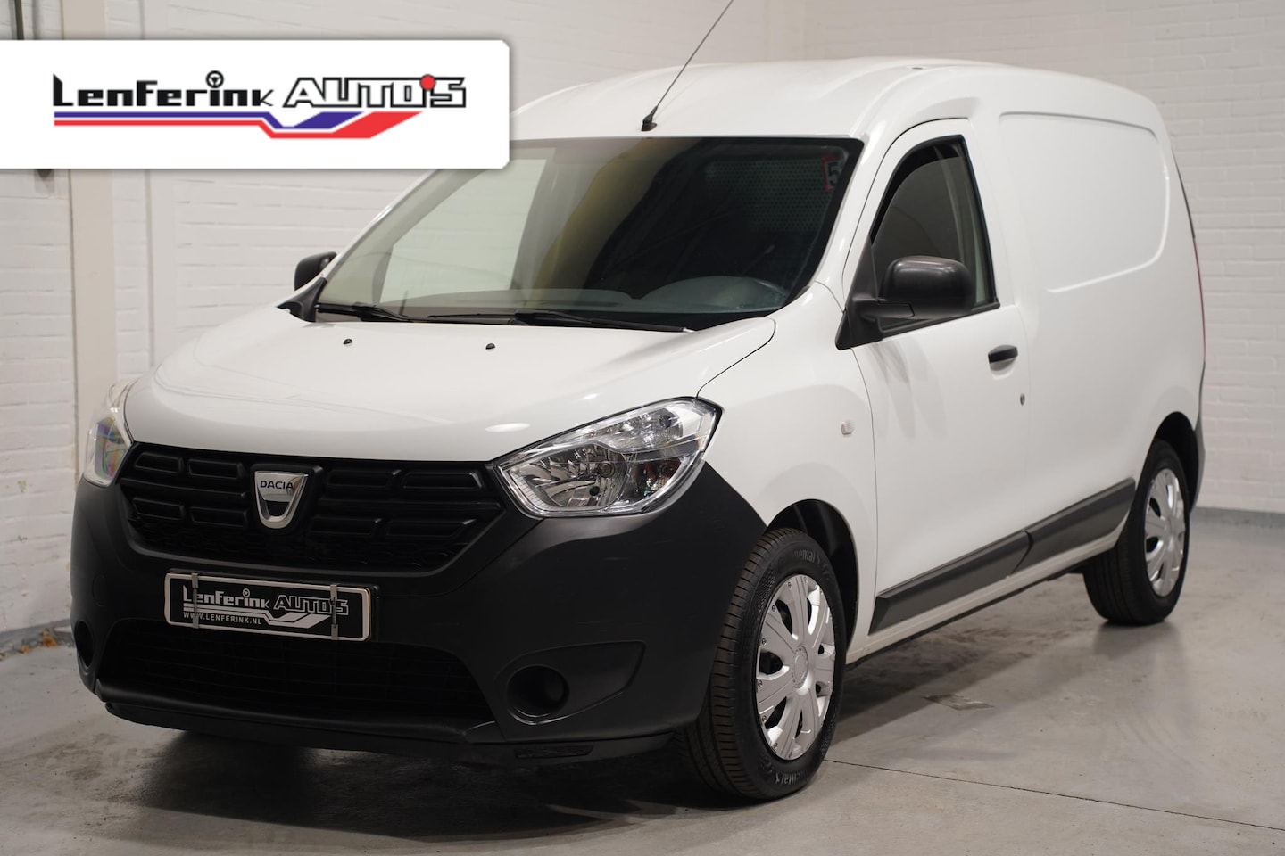 Dacia Dokker - 1.5 dCi 75 Ambiance Navi, Airco, NAP, 1e Eigenaar Opbergkast Laadruimte, 2-Zits - AutoWereld.nl
