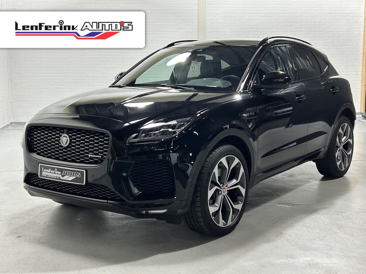 Jaguar E-Pace - P200 R-Dynamic HSE AWD Aut. 200 pk Panodak Black Pack, Apple Carplay, Navi, 360 Camera, Le - AutoWereld.nl