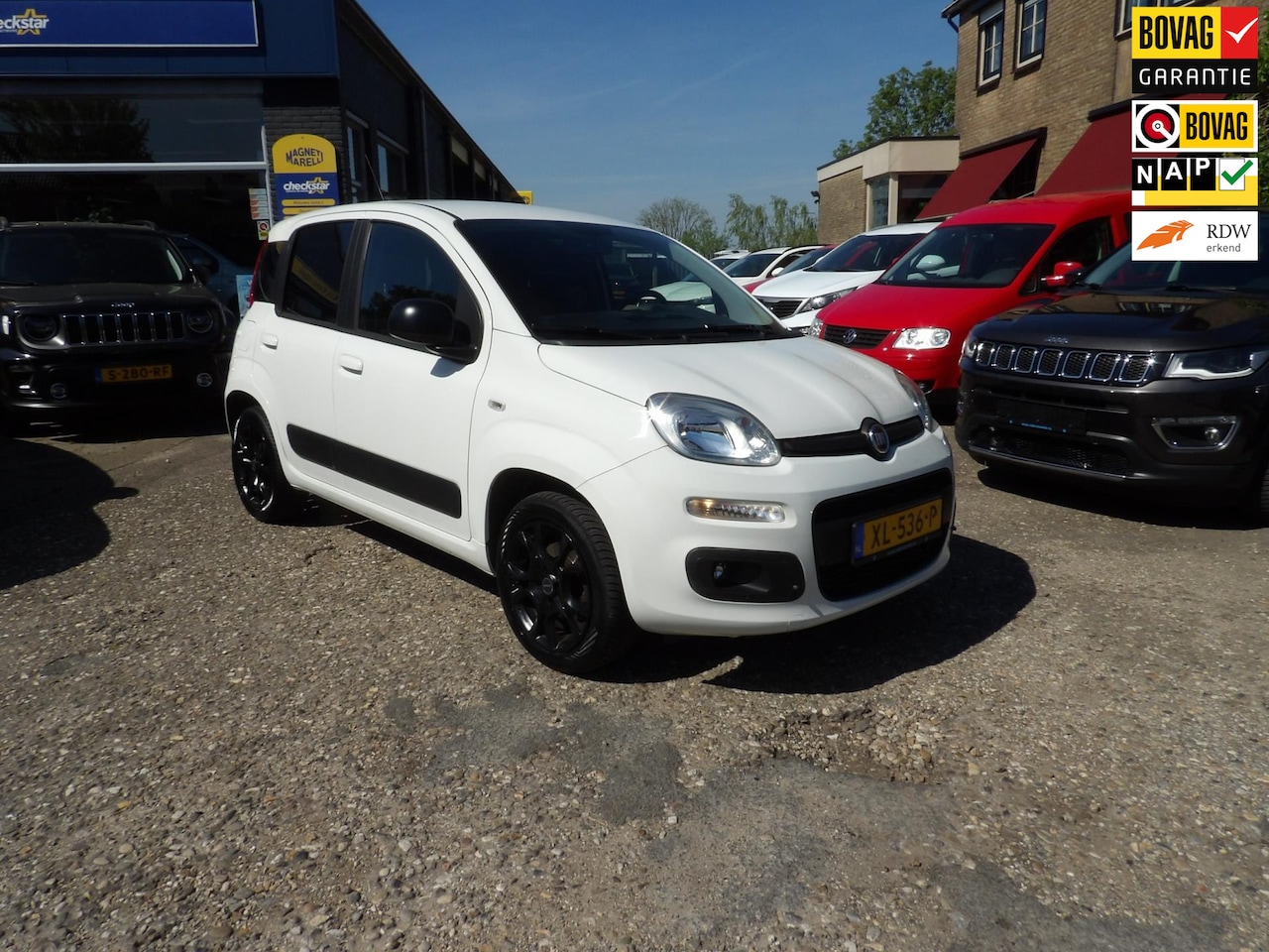 Fiat Panda - 0.9 TwinAir Lounge Automaat / Rijklaarprijs / Trekhaak - AutoWereld.nl