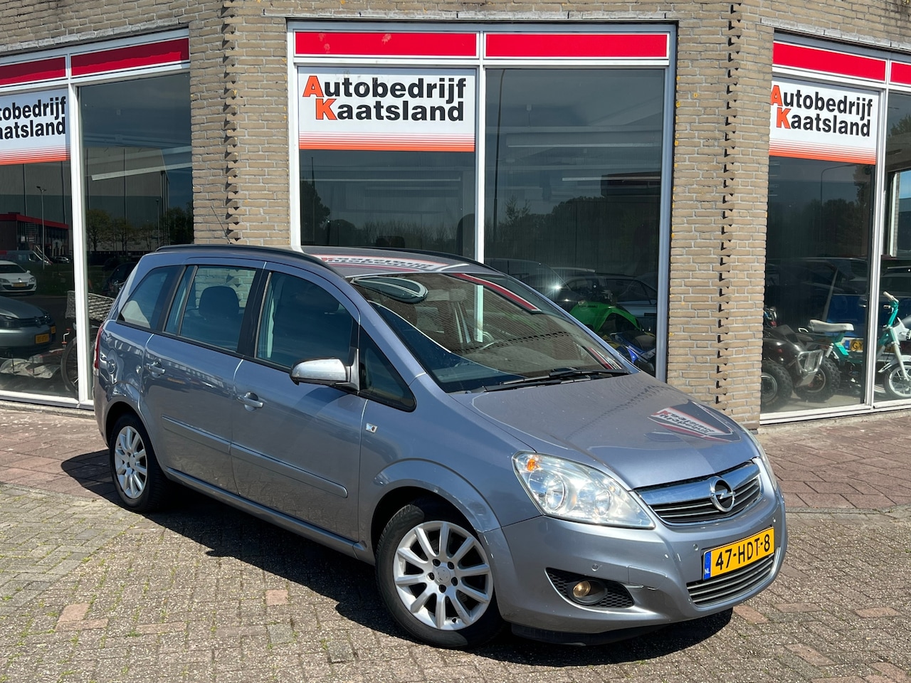 Opel Zafira - 1.8 Temptation 7 Pers - Airco - Trekhaak - 2008 - AutoWereld.nl