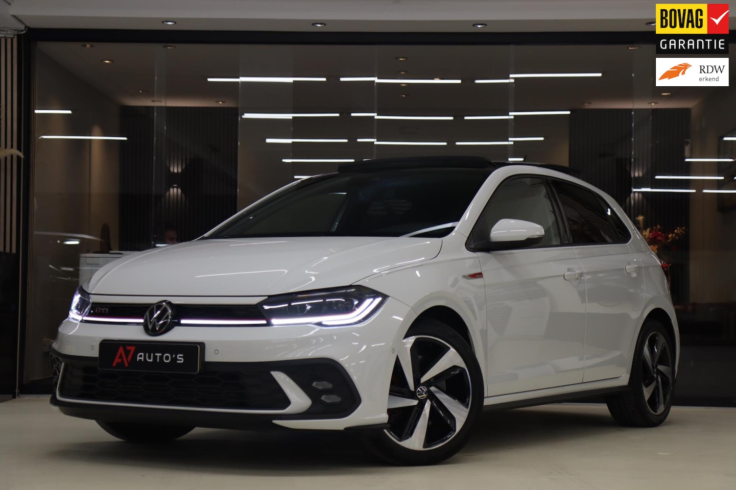 Volkswagen Polo - 2.0 TSI GTI Pano/IQLIGHT/BEATS/CARPLAY/STOELV/BOMVOL/ - AutoWereld.nl