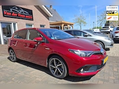 Toyota Auris - 1.8 Hybrid Volcano Edition. Luxe uitgevoerd o.a: camera, cruise, stoelverw., rijkstrooksen