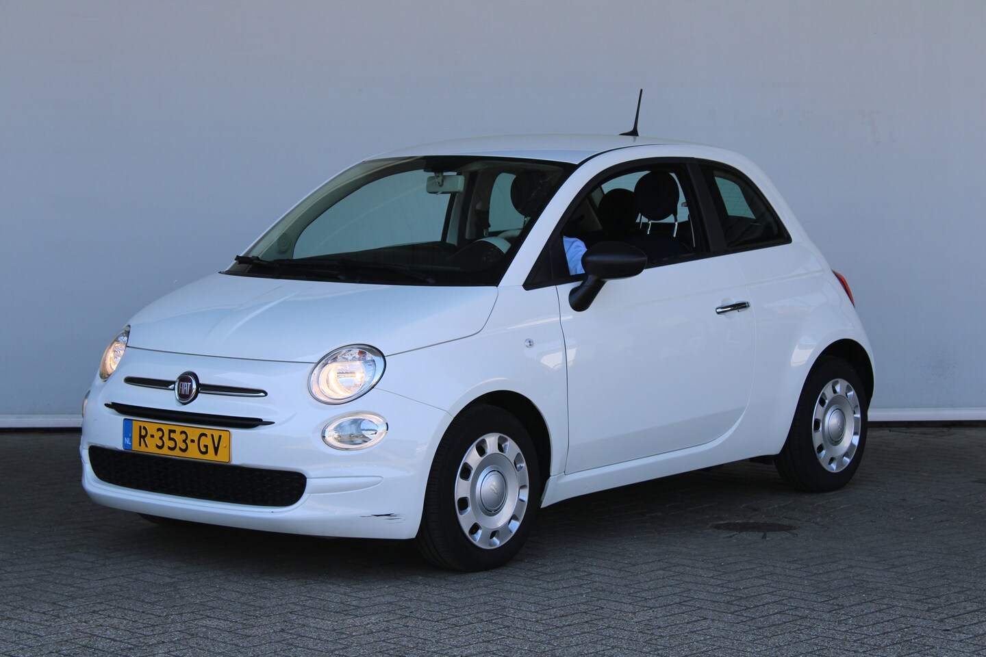 Fiat 500 - Fiat 1.0 Hybrid Cult | Bluetooth telefoonvoorbereiding | LED dagrijverlichting | Parkeerse - AutoWereld.nl