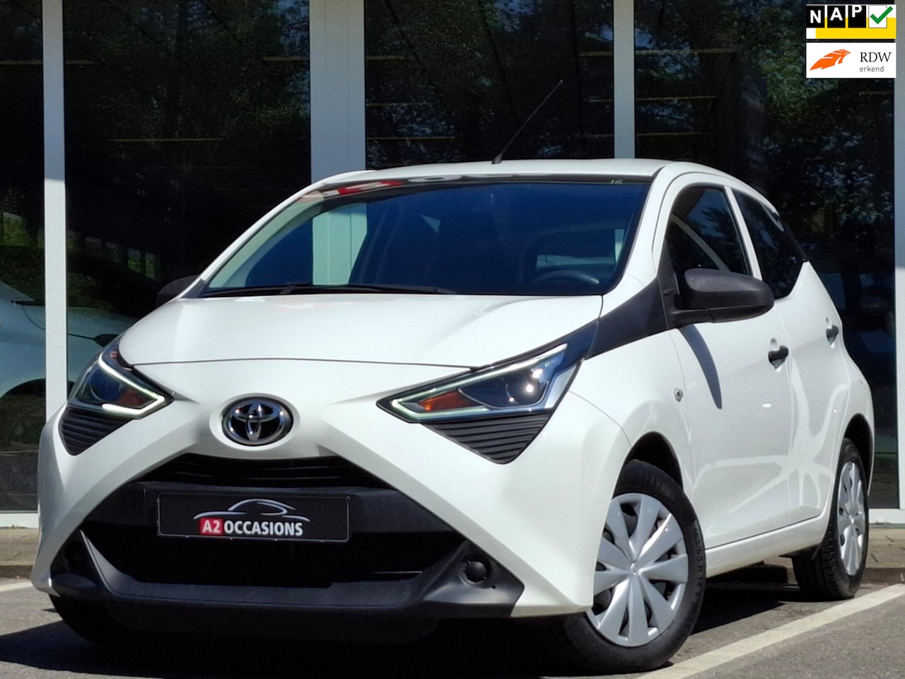 Toyota Aygo - 1.0 VVT-i Airco/Bluetooth/Parkeersensoren - AutoWereld.nl