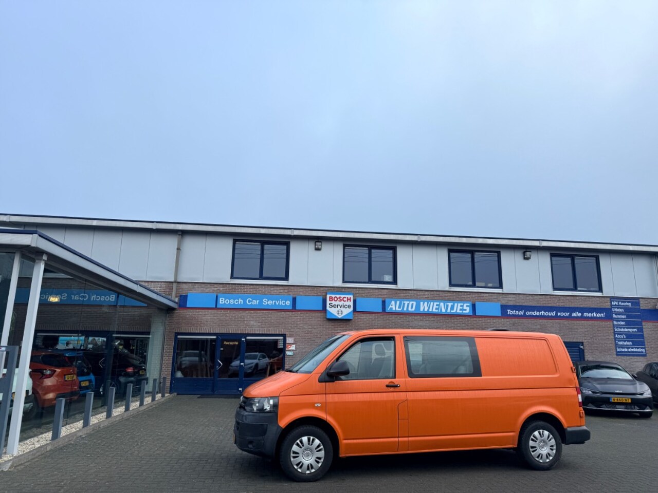 Volkswagen Transporter - 2.0 TDI 84kw | L2 DubCab | Airco | Cruise - AutoWereld.nl