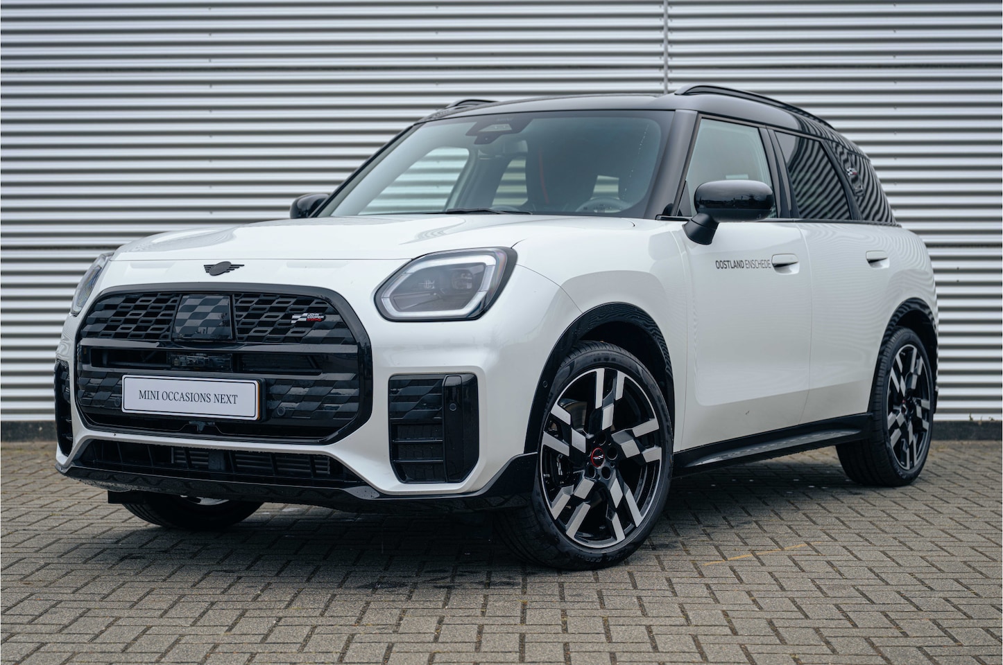 MINI Countryman - C Automaat / John Cooper Works / Pakket L / 20" JCW Flag Spoke 2-tone - AutoWereld.nl